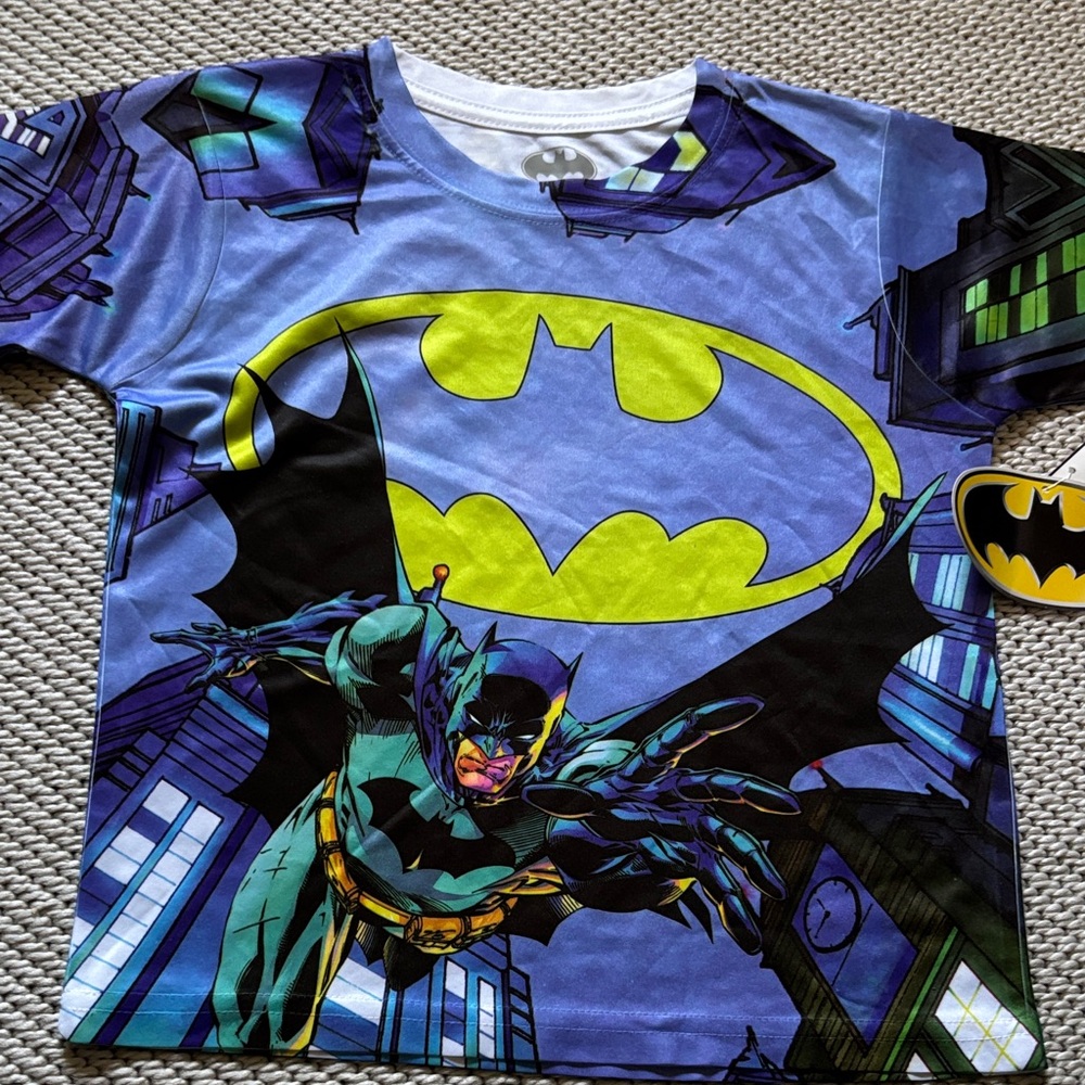 Shirt Batman boys new size XS (4/5) polyester TM & DC Comics short sleeves